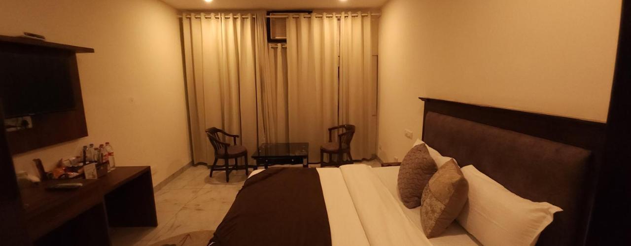 Hotel Multitech Premium Chandīgarh Εξωτερικό φωτογραφία